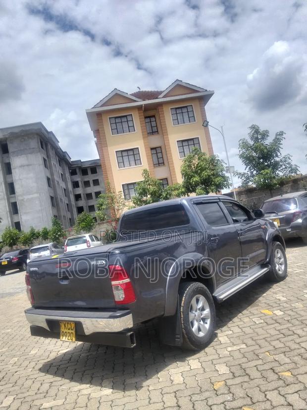 Toyota Hilux 2.5 D-4D SRX 2011 Black