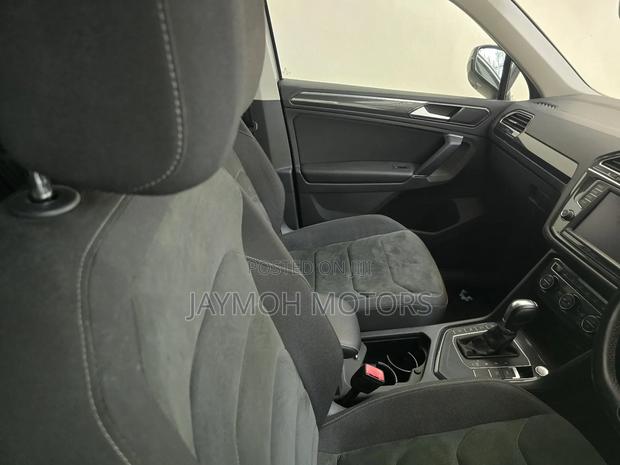 Volkswagen Tiguan 2019 Silver