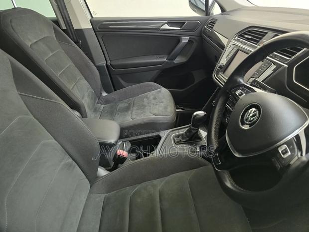 Volkswagen Tiguan 2019 Silver