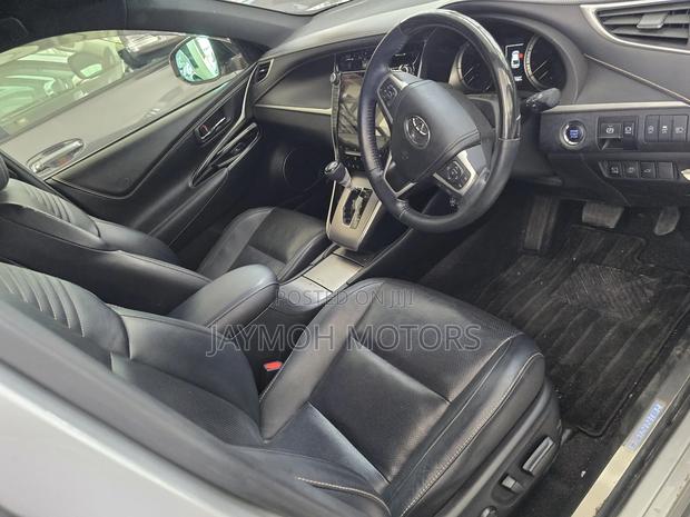Toyota Harrier 2018 Silver