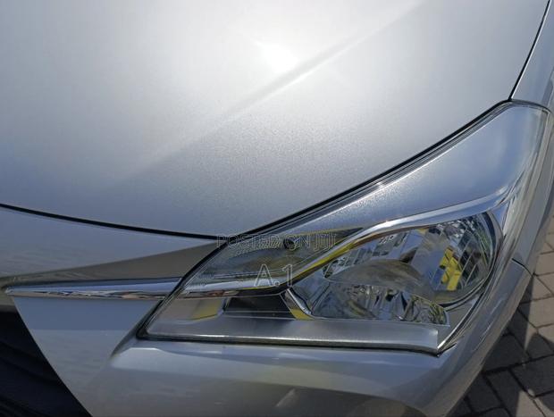 Toyota Vitz 1.0 FWD 5dr 2019 Silver