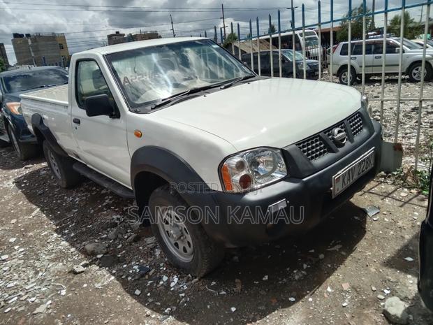 Nissan Hardbody 2008 White