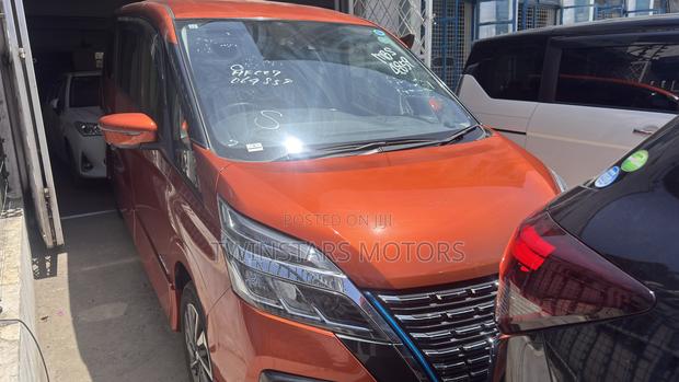 Nissan Serena 2019 Orange