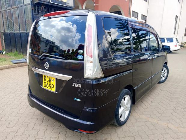 Nissan Serena 2011 Purple