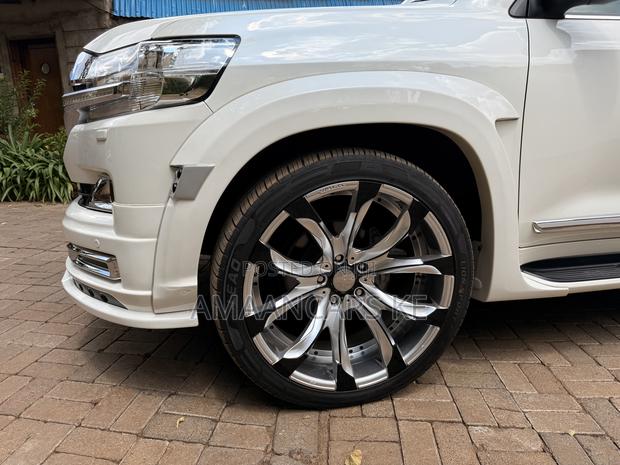 Toyota Land Cruiser 4.6 V8 ZX 2020 White