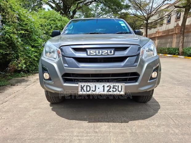 Isuzu D-MAX 2022 Gray
