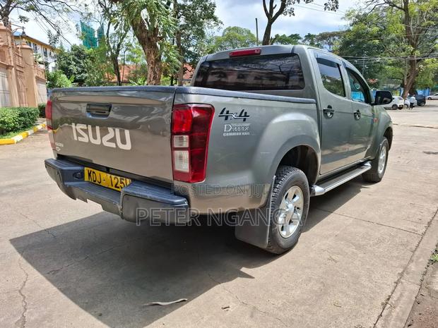 Isuzu D-MAX 2022 Gray