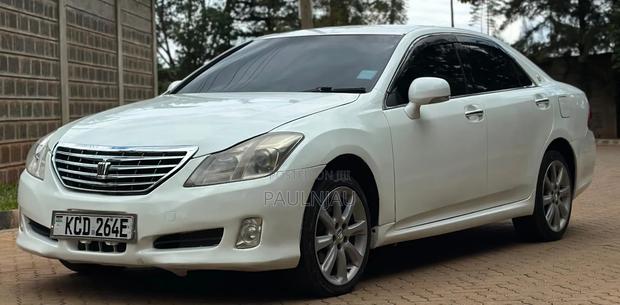 Toyota Crown 2009 White
