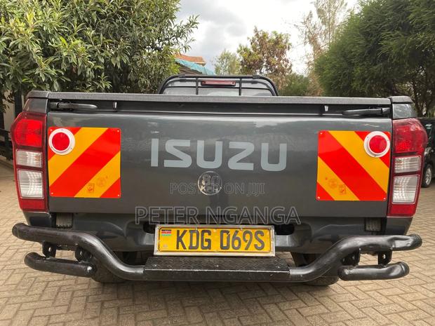 Isuzu D-MAX 2022 Gray