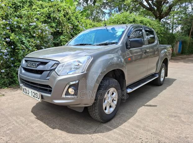 Isuzu D-MAX 2022 Brown