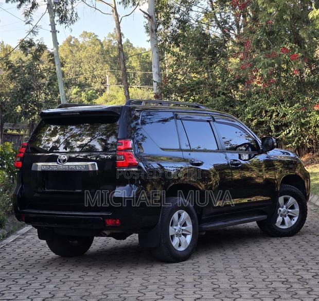 Toyota Land Cruiser Prado 2.8 2018 Black