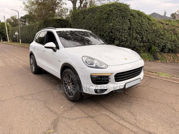 Porsche Cayenne 2015 White