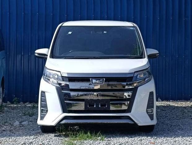 Toyota Noah 2.0 FWD (7 Seater) 2018 White