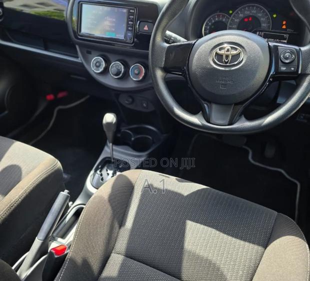 Toyota Vitz 1.0 FWD 5dr 2019 Pearl