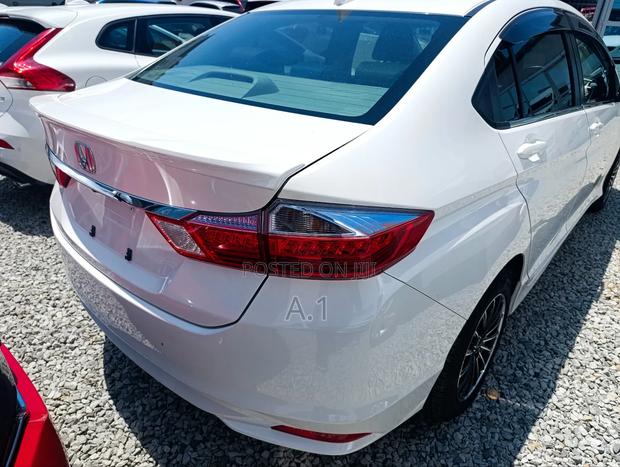 Honda Grace 1.5 Petrol FWD 2018 White