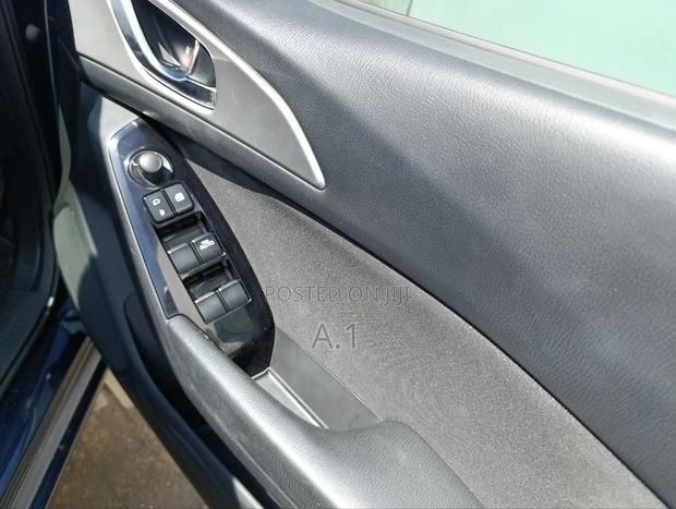 Mazda 3 2019 Blue
