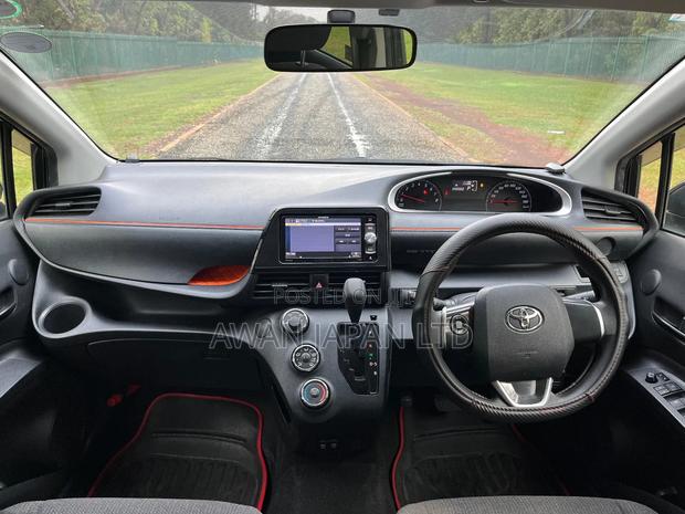 Toyota Sienta 2019 Black