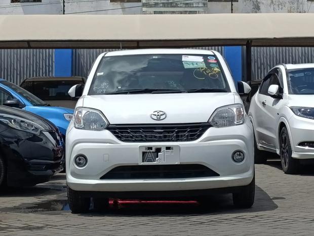 Toyota Passo 1.0 FWD 2018 Pearl