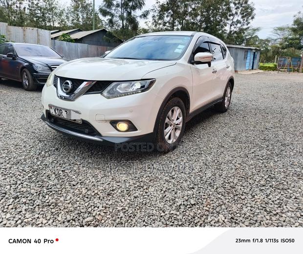 Nissan X-Trail 2.0 Petrol FWD 2017 White