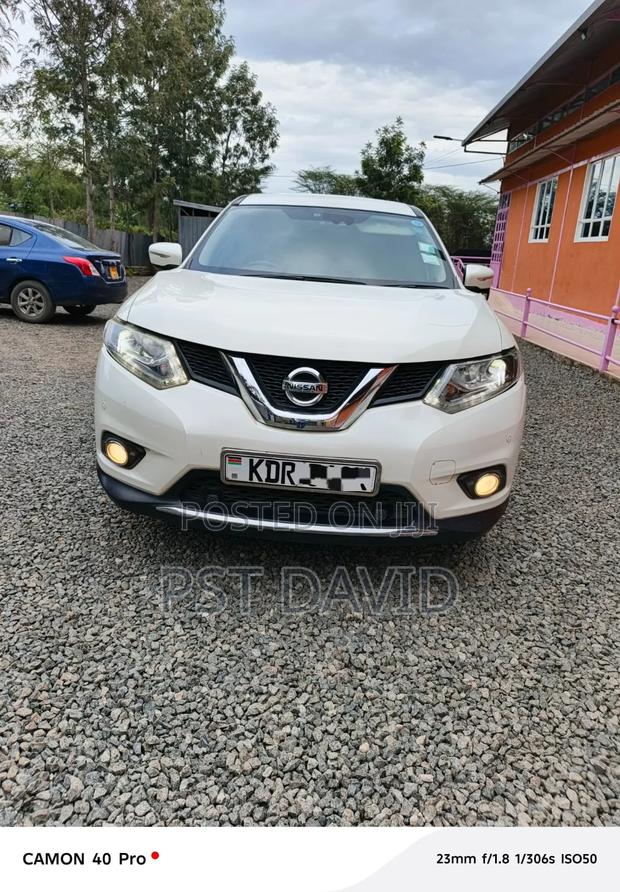 Nissan X-Trail 2.0 Petrol FWD 2017 White