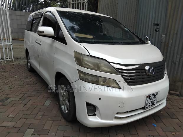 Toyota Vellfire 2010 White