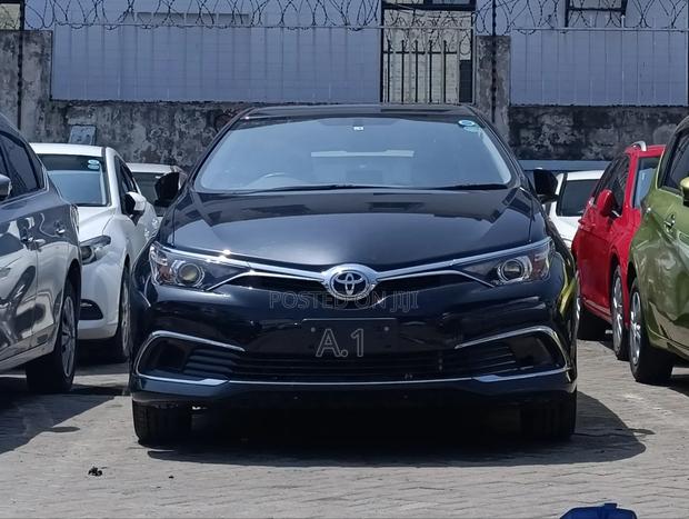 Toyota Auris 2018 Black