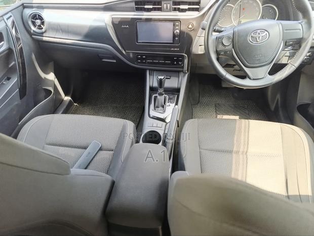Toyota Auris 2018 Black