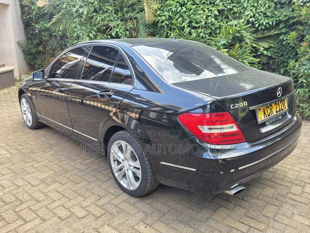 Mercedes-Benz C200 2011 Black