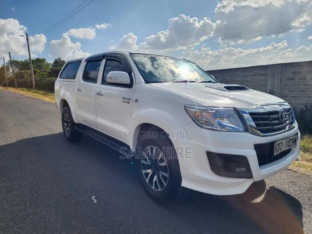 Toyota Hilux 2015 White