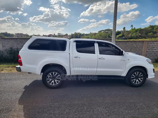 Toyota Hilux 2015 White