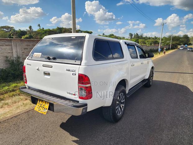Toyota Hilux 2015 White
