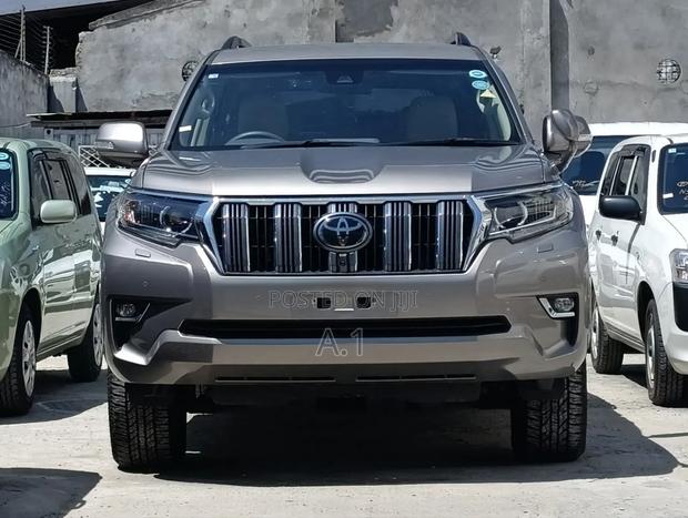 Toyota Land Cruiser Prado 2.8 2019 Gold