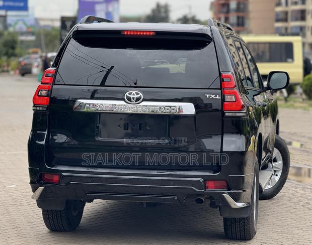 Toyota Land Cruiser Prado 2.7 2020 Black