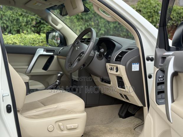 Toyota Land Cruiser Prado 2.7 2021 White