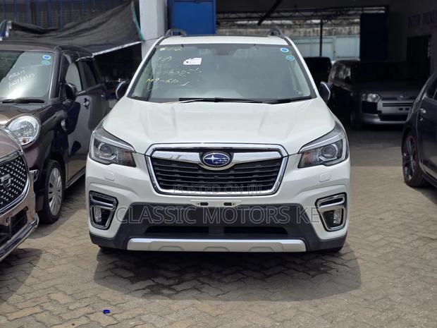 Subaru Forester Premium AWD 2019 Pearl