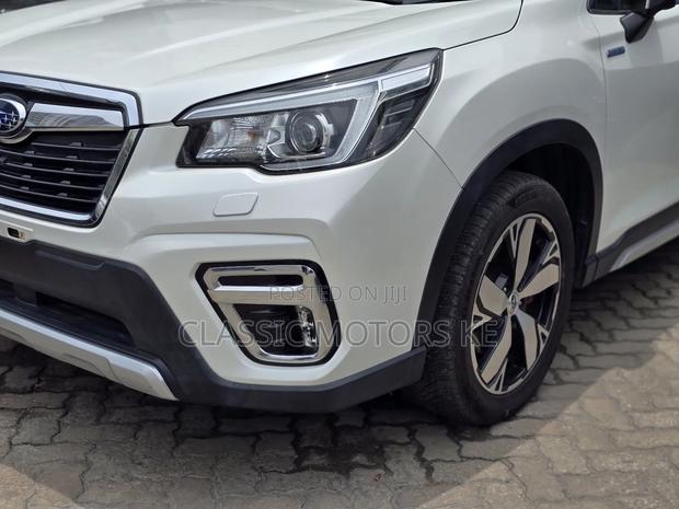 Subaru Forester Premium AWD 2019 Pearl