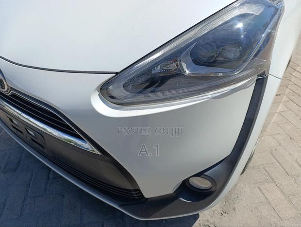 Toyota Sienta 1.5 FWD 2019 Off white