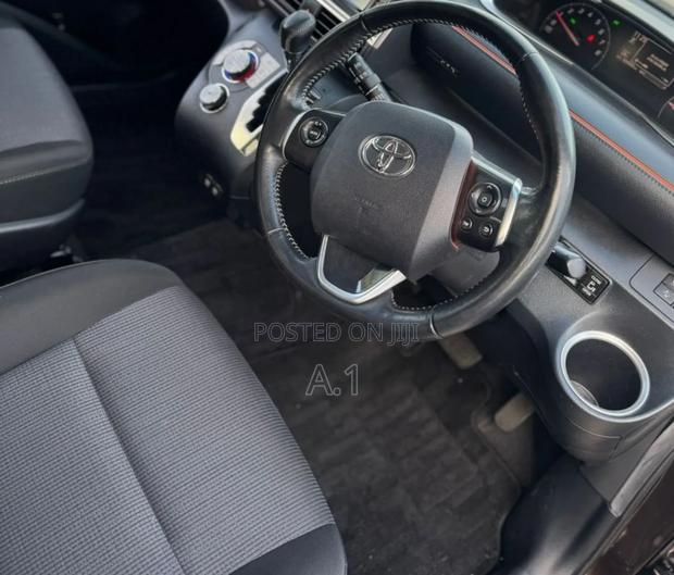 Toyota Sienta 1.5 FWD 2019 Off white