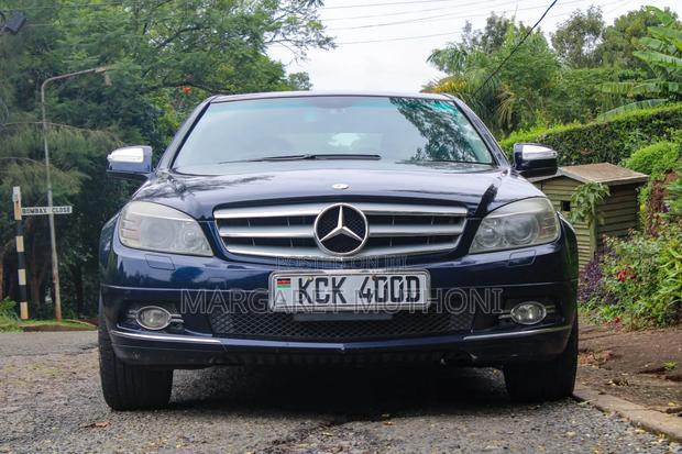 Mercedes-Benz C200 2010 Blue