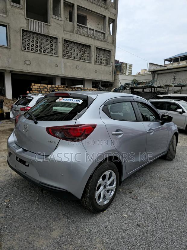 Mazda 2 2020 Silver