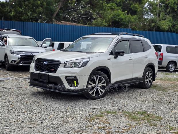 Subaru Forester Premium AWD 2019 White