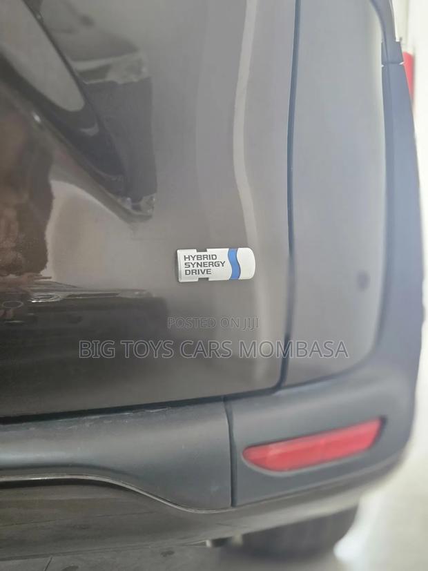 Toyota Sienta 2018 Brown