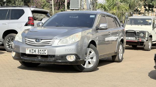 Subaru Outback 2.5i 2011 Silver