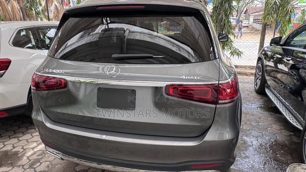 Mercedes-Benz GLS-Class 2022 Silver