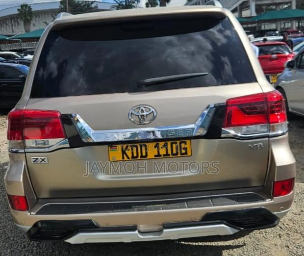 Toyota Land Cruiser 2015 Gold