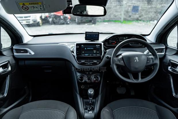 Peugeot 208 2018 Blue