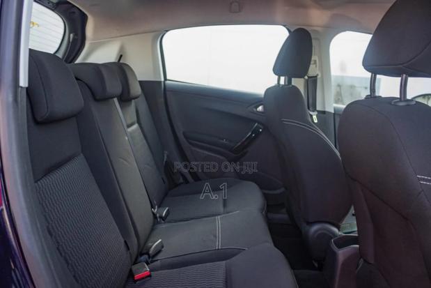 Peugeot 208 2018 Blue