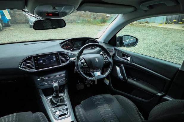 Peugeot 3008 2018 Blue
