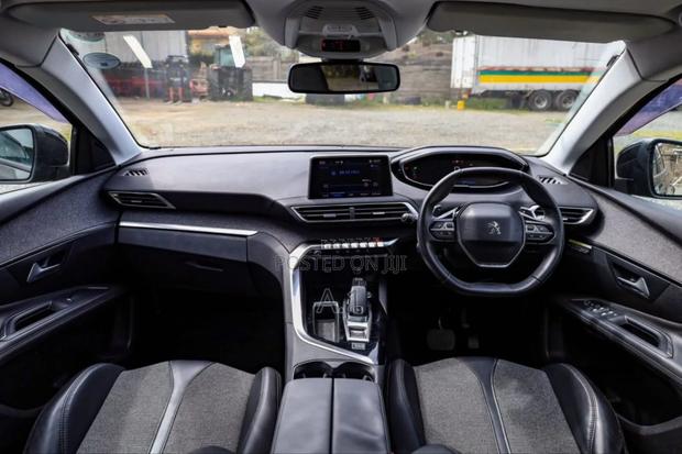 Peugeot 3008 2019 Green