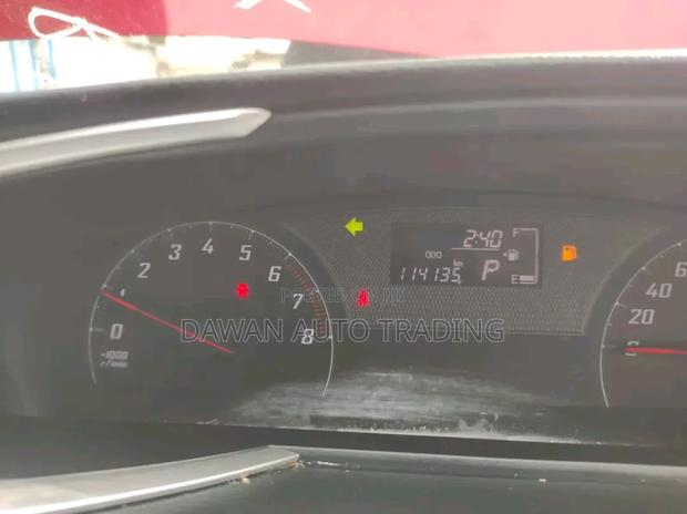 Toyota Sienta 2019 Red